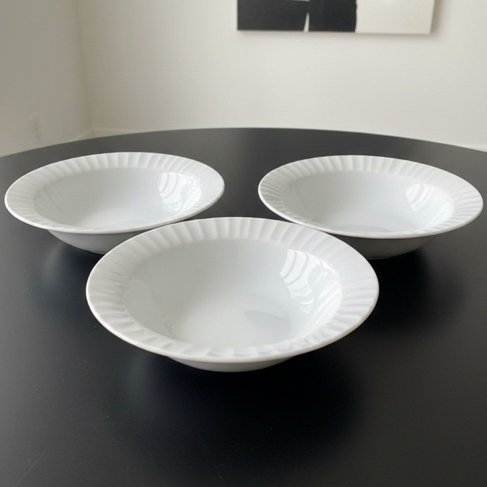 CorningWare Tableware French White Rimmed Soup / Pasta / Salad Bowls